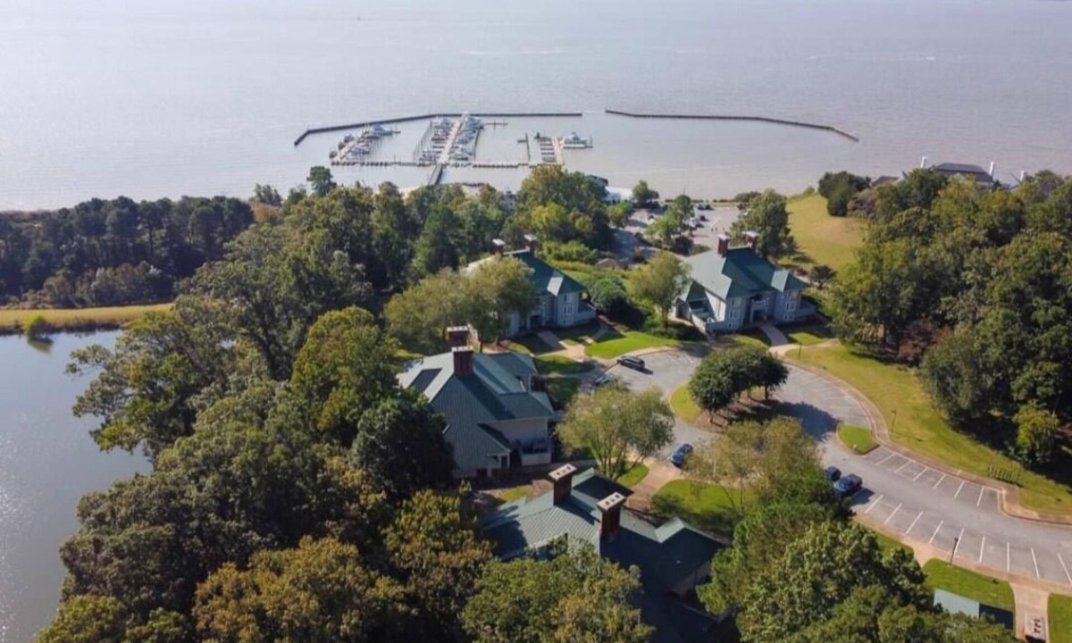 Kingsmill House | Huge water view 2/2 condo in "Kingsmill on the James"