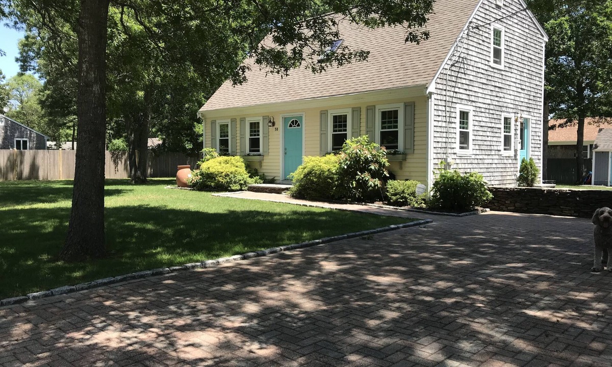Hyannis House | Hyannis weekend getaway 3Bed 2 bath, walk to Main St, golf, Bring Fido!
