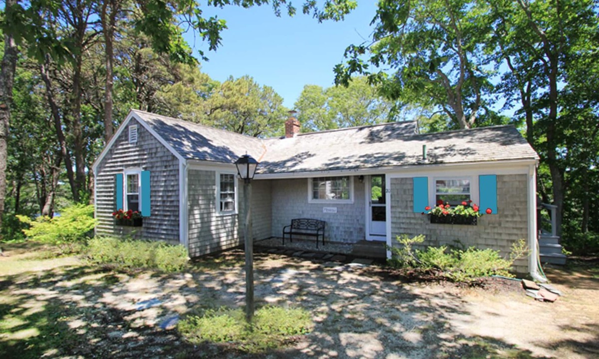 Hyannis Port Cottage | HyannisPort Cottage w/King Bed. Ocean View! Short Walk on footpath to 2 Beaches