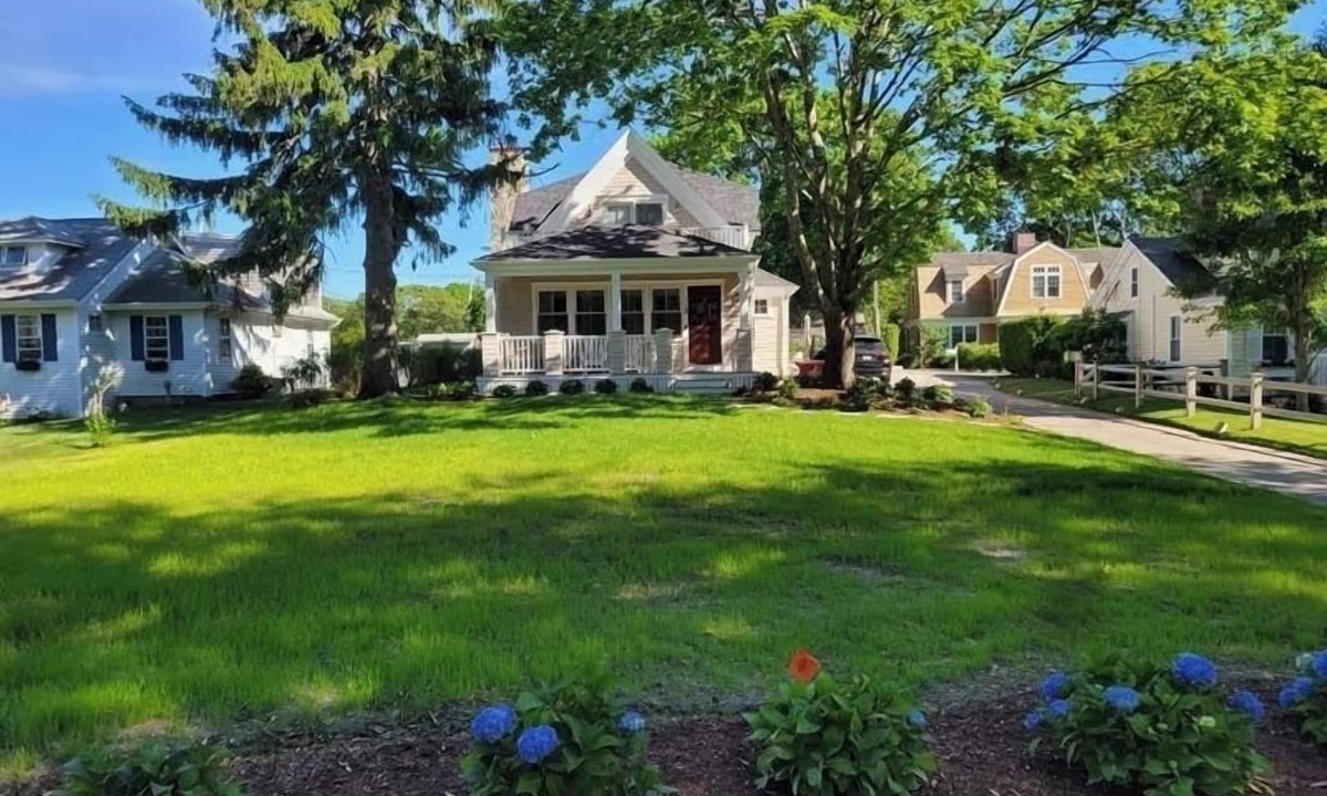 Osterville House | In the Heart of Osterville Village, Newly renovated, Pets considered RPMS087