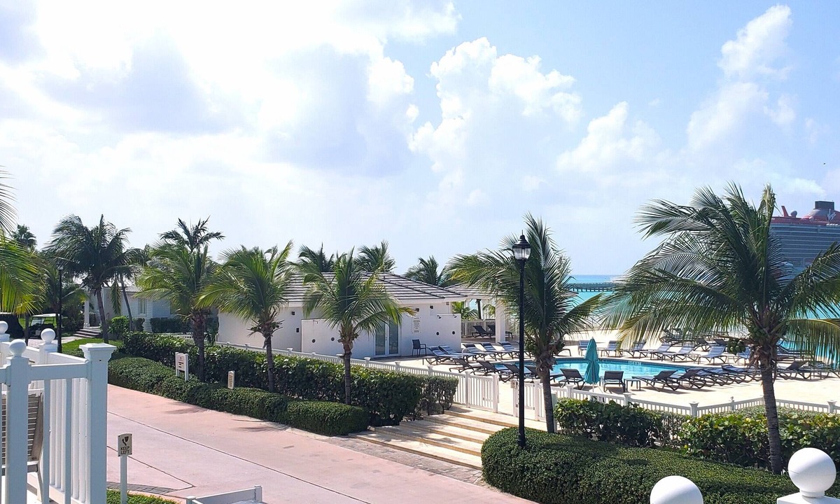 Alice Town House | Infinity Poolside - Two story Oceanview 3 Bedrooms/3 Baths
