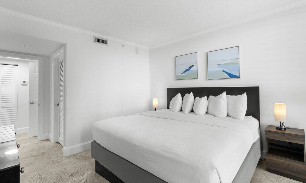 Coconut Grove Hotel | Inviting Grove Hideaway with Pool, Kitchenette & Near CocoWalk | 4 Units