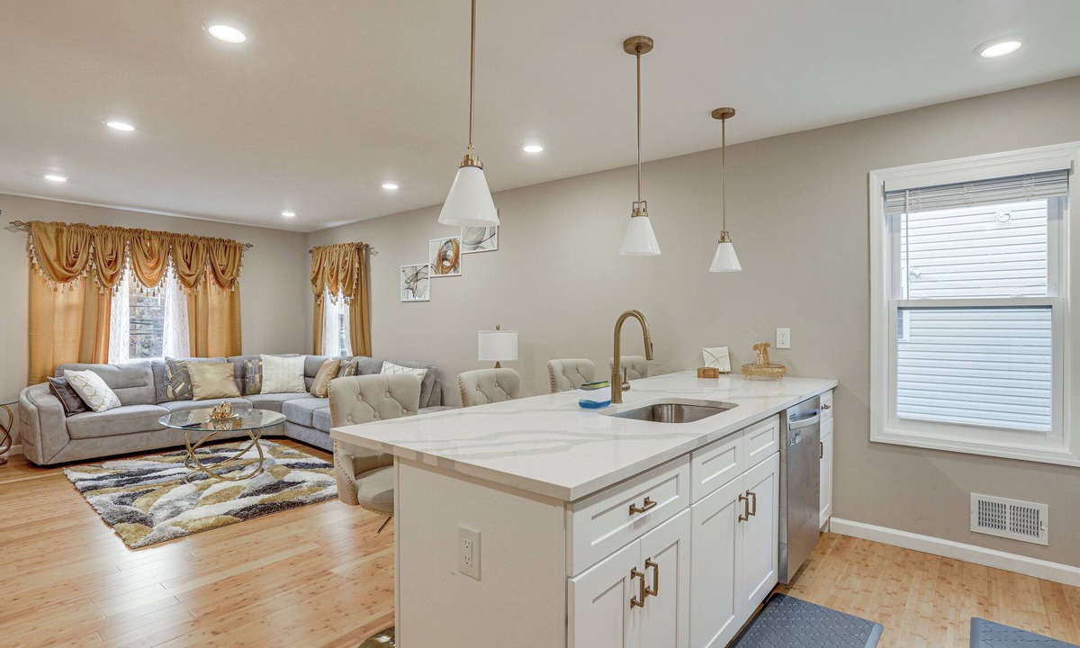 Irvington Cottage | Irvington Vacation Rental ~ 20 Mi to Manhattan!