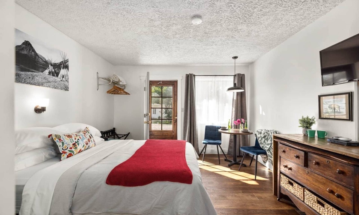 East Glacier Park Village House | Jacobson's Cottages Cabin # 5