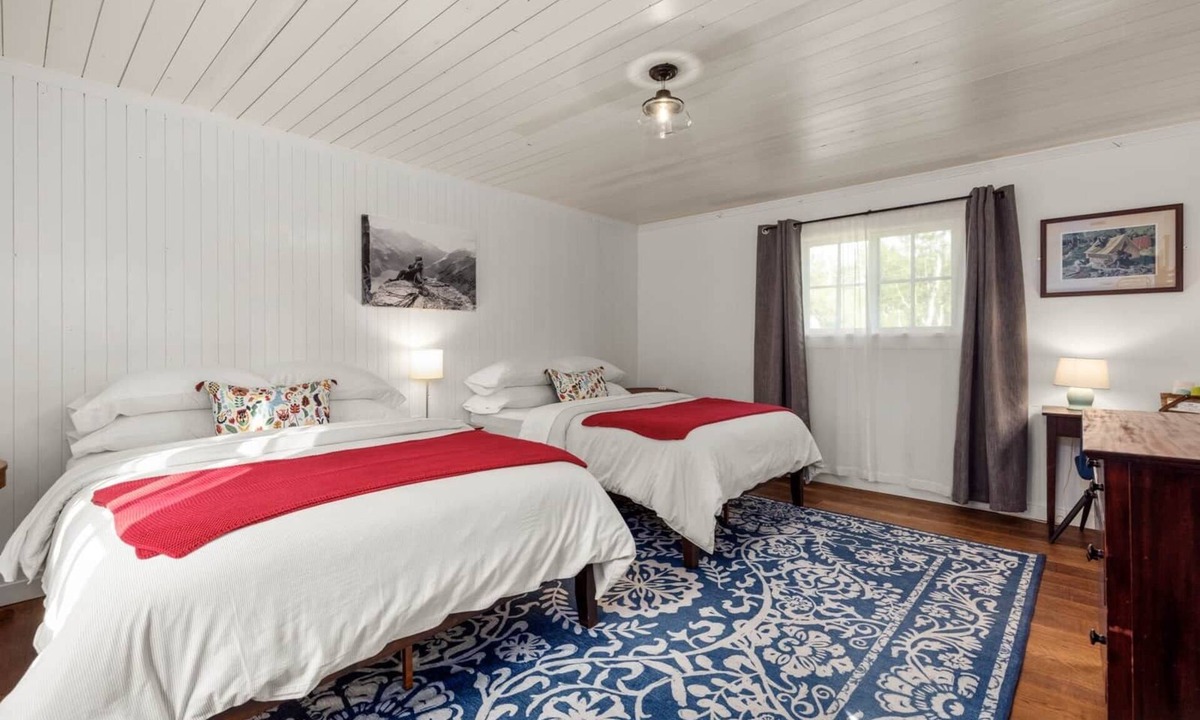 East Glacier Park Village House | Jacobson's Cottages Cabin #8