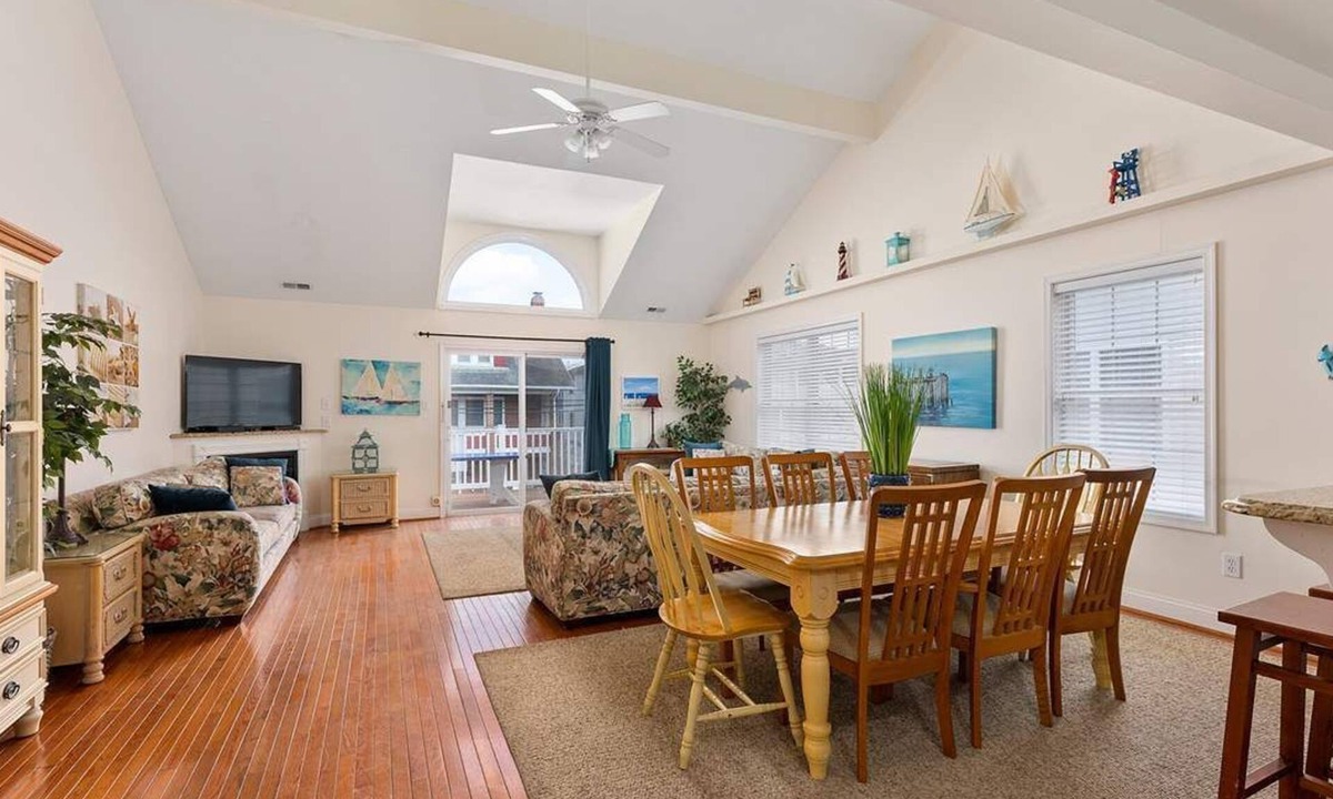 Wildwood House | JANUARY-MAY 3 NIGHT MIN 2026 5 Bedroom3 bath 1 block to the beach and boards