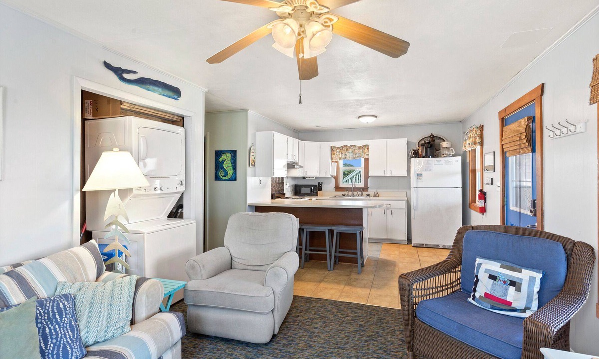 Sea Retreat House | Jo's Bungalow: Walk to Beach, Dog-Friendly OBX