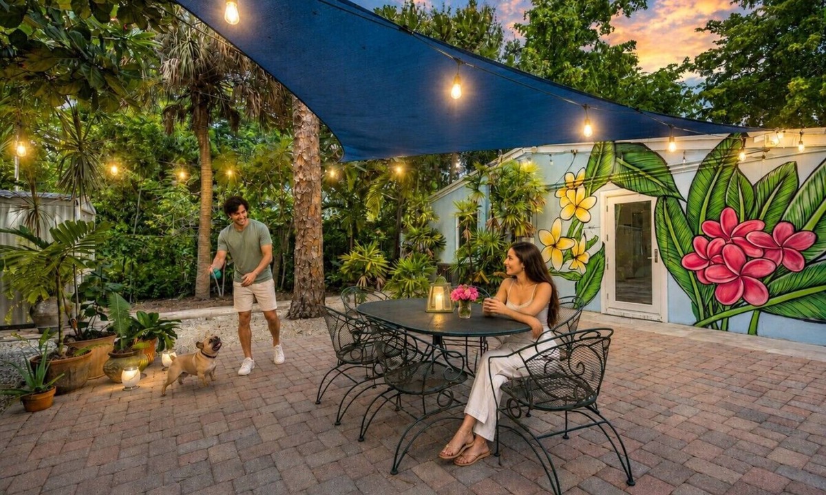 Riverside Park Condo | Jungle Fortress - Cozy Studio/Mins to Airport+Port