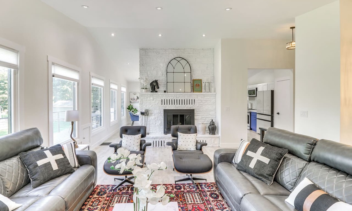 Kalispell House | Kalispell Gem: Deck, Yard & Fireplace