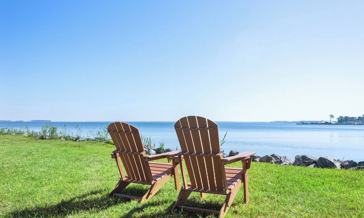 Kent Narrows House | Kent Narrows 2 Acre Waterfront Escape Wake Up to Endless Water Views. Location!