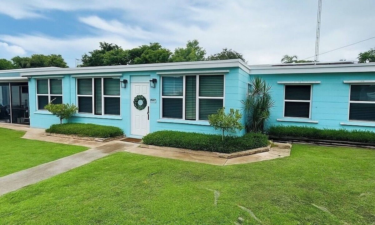 Anglers Park House | Key Largo 3 bedroom 2 bathroom home with spacious lot for boat/RV parking