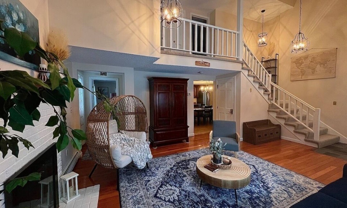 Plaistow Apartment | Kick back and relax in this calm, stylish in-law suite.