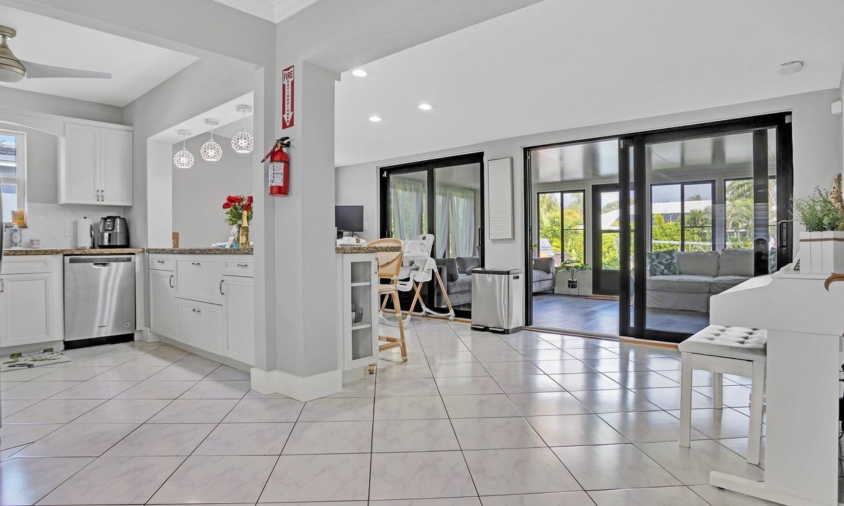 Citrus Isles Villa | Kid-Friendly Vacation Villa in Fort Lauderdale with Heated Pool & Outdoor Oasis