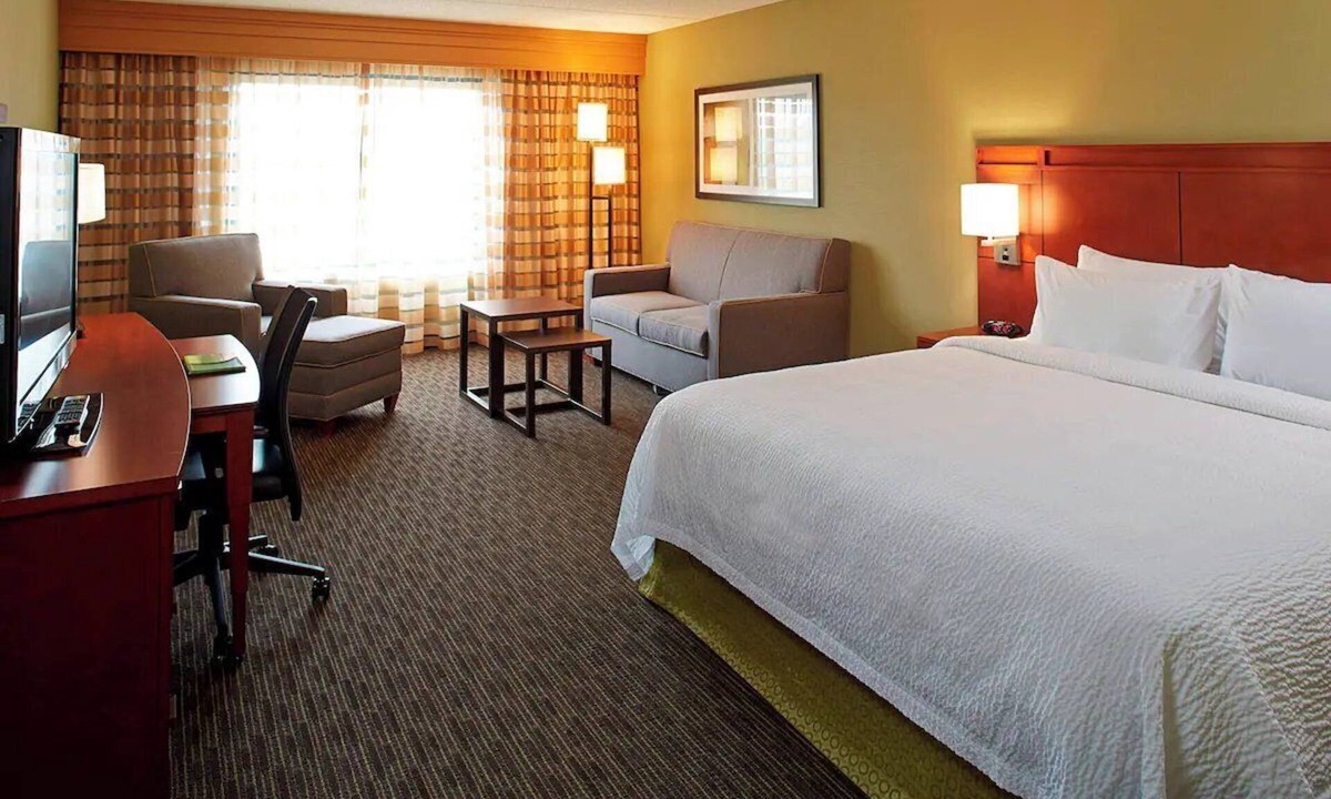 Ithaca Hotel | King | Marriott Ithaca | Free Airport Shuttle, Cornell Minutes, Indoor Pool