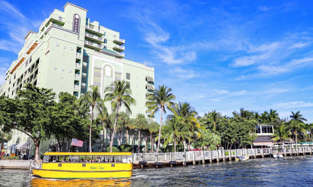 Beverly Heights Hotel | King | Riverside Hotel | Las Olas Blvd + New River, Walkable Hub | 2 Units