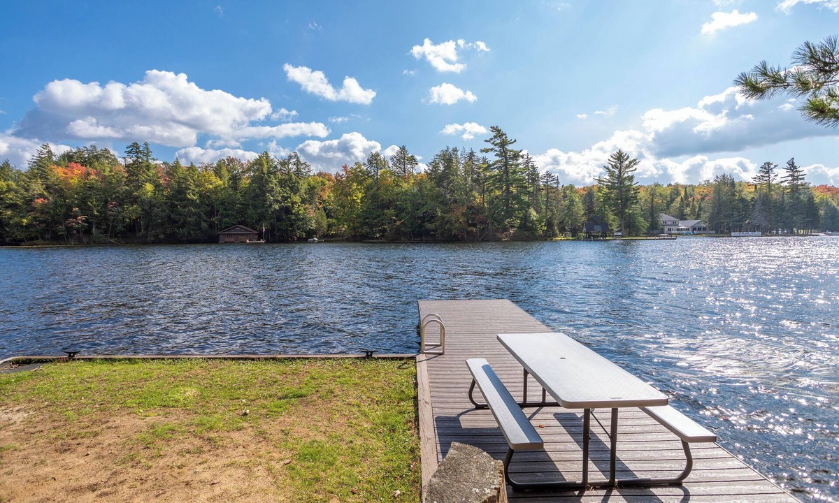 Town of Webb House | Lake House Waterfront 4 bed 3 bath house w/dock & firepit .5 miles to Old Forge