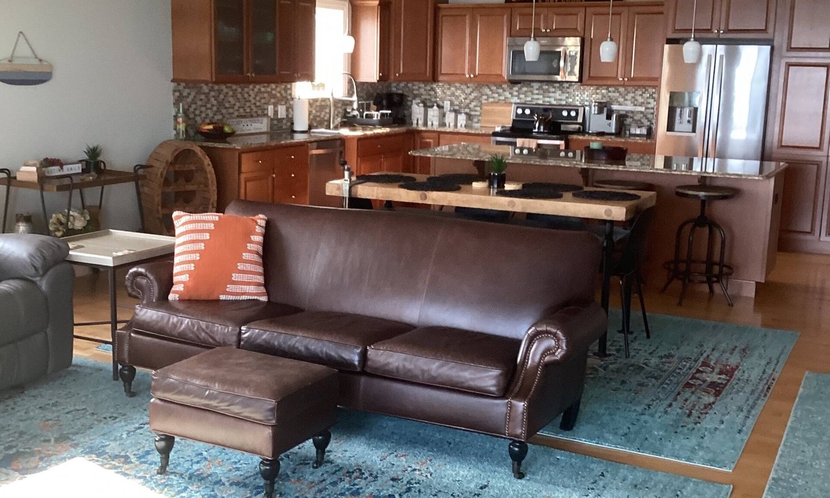 Geneva-on-the-Lake Condo | Lake Life-The beach is your back yard! 3br/3ba Private Beach/pool/balcony