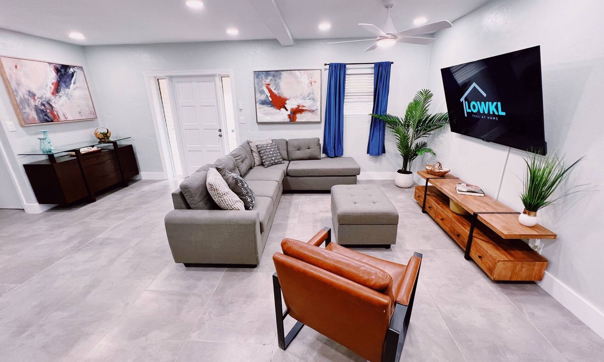 Lake Ridge House | Lake Ridge 3BR Home w/Backyard & Communal Pool