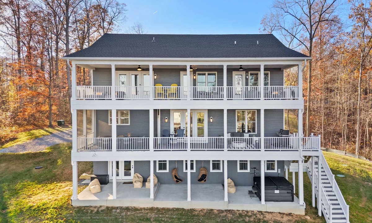 Mineral House | Lakefront Lake Anna - Decks, Views, Hot Tub