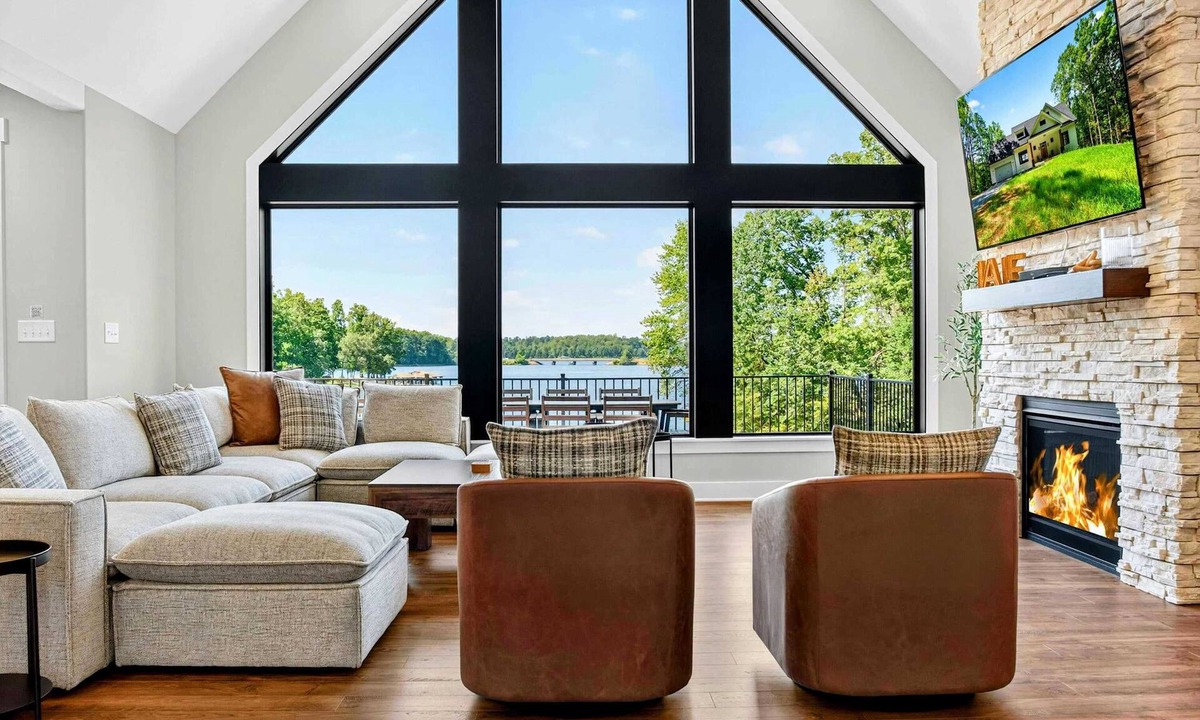 Bumpass House | Lakefront Lake Anna, Beach, Dock, Views