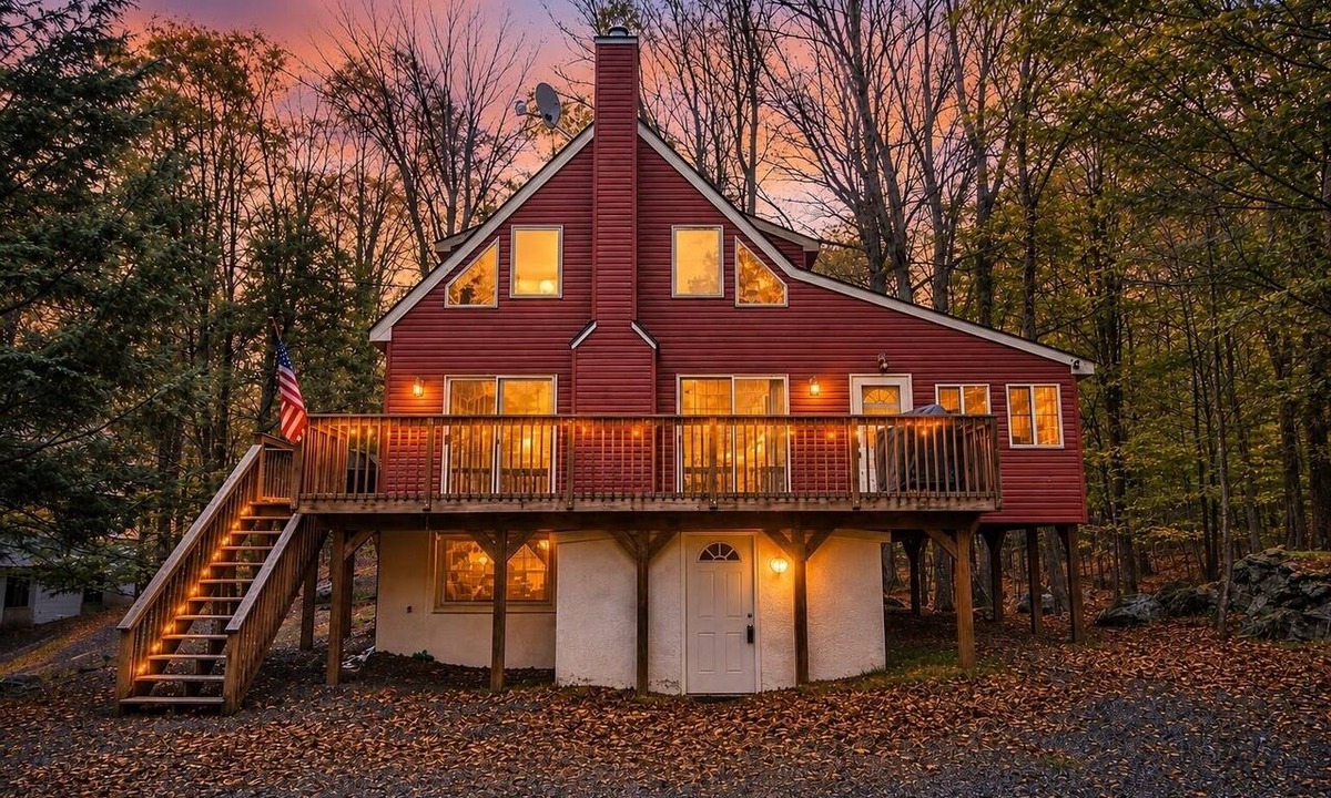 Hamlin House | Lakella: Beach, Pool & Ski Retreat in the Hideout