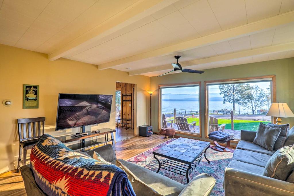 Lakeside House | Lakeside Home w/Beach ~ 14 Mi to Ski Area!