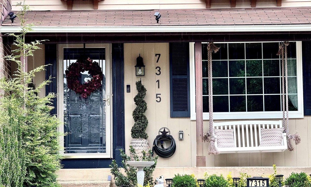 Burke House | Lakewood Hills Escape, 6-Month to 12-Month Travel