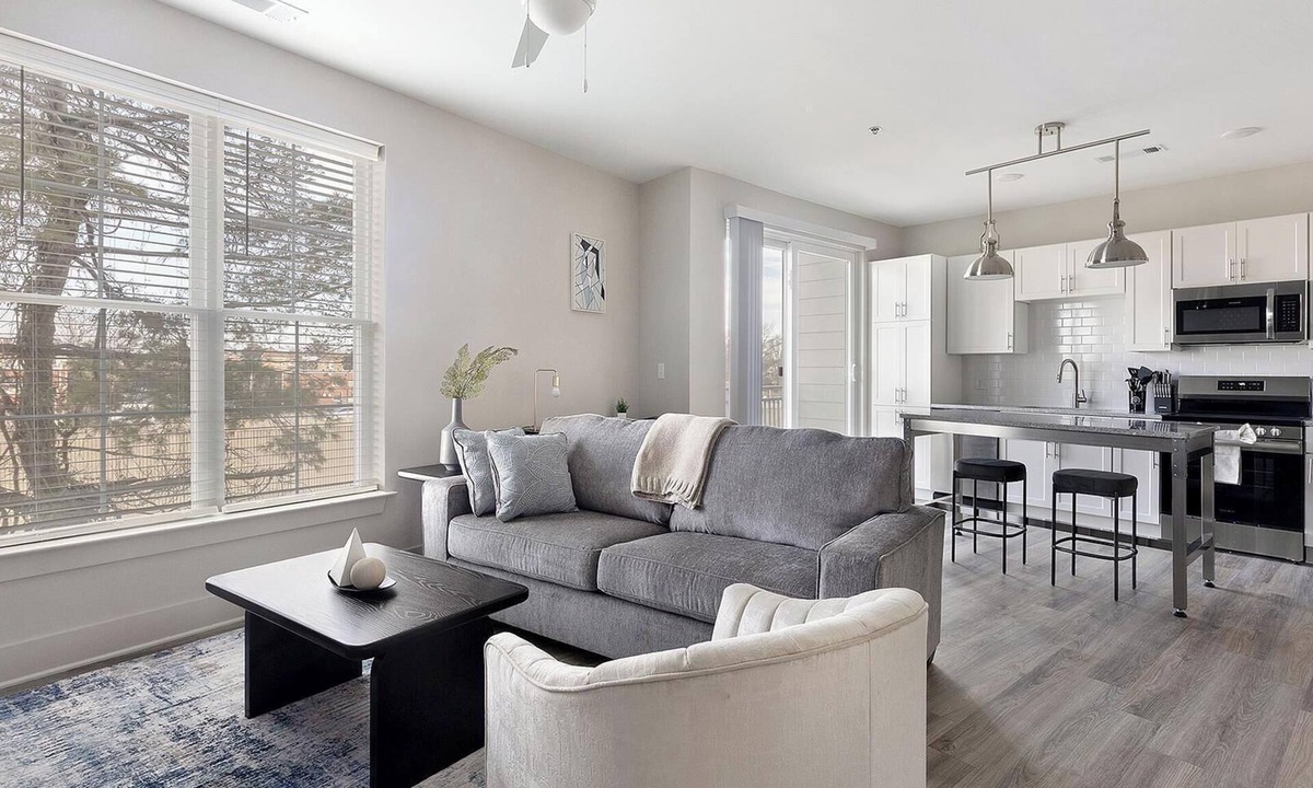 Richmond Apartment | Landing | Amazing 1BD, Gym, Courtyard