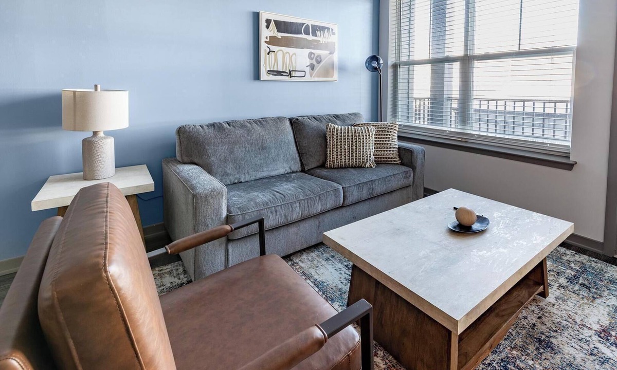 Coraopolis Apartment | Landing | Stunning 1BD, Courtyard, Gym