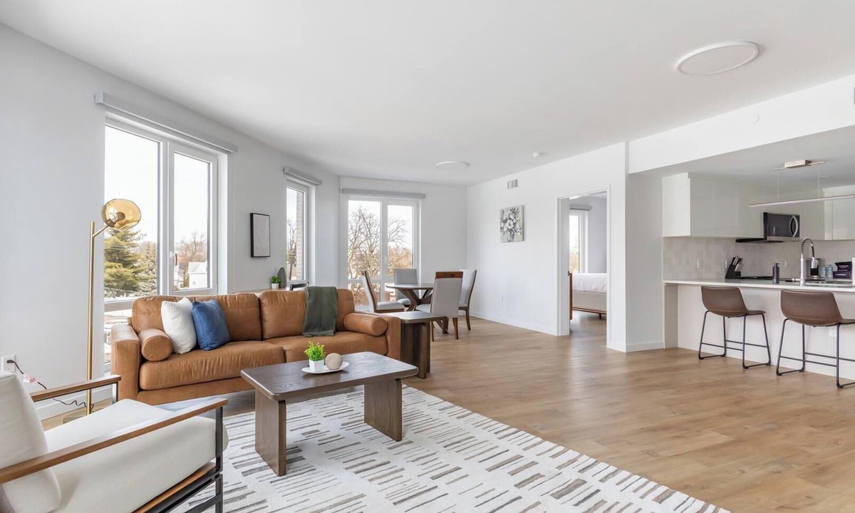Hackensack Apartment | Landing | Stylish 2BD, Gym, Pool