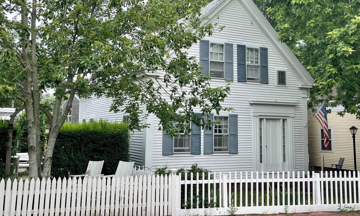 Commercial Street House | Large Beautiful Family Home in the Heart of the West End! RPSH009