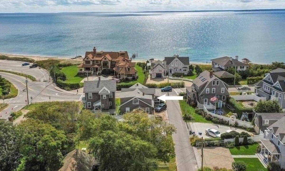 Falmouth Heights House | Large Falmouth Heights Home Sleeps Up to 17 RPAM030