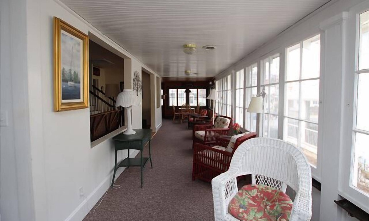 South Rehoboth House | Large Seven-Bedroom Vacation Rental in the Ocean Block!