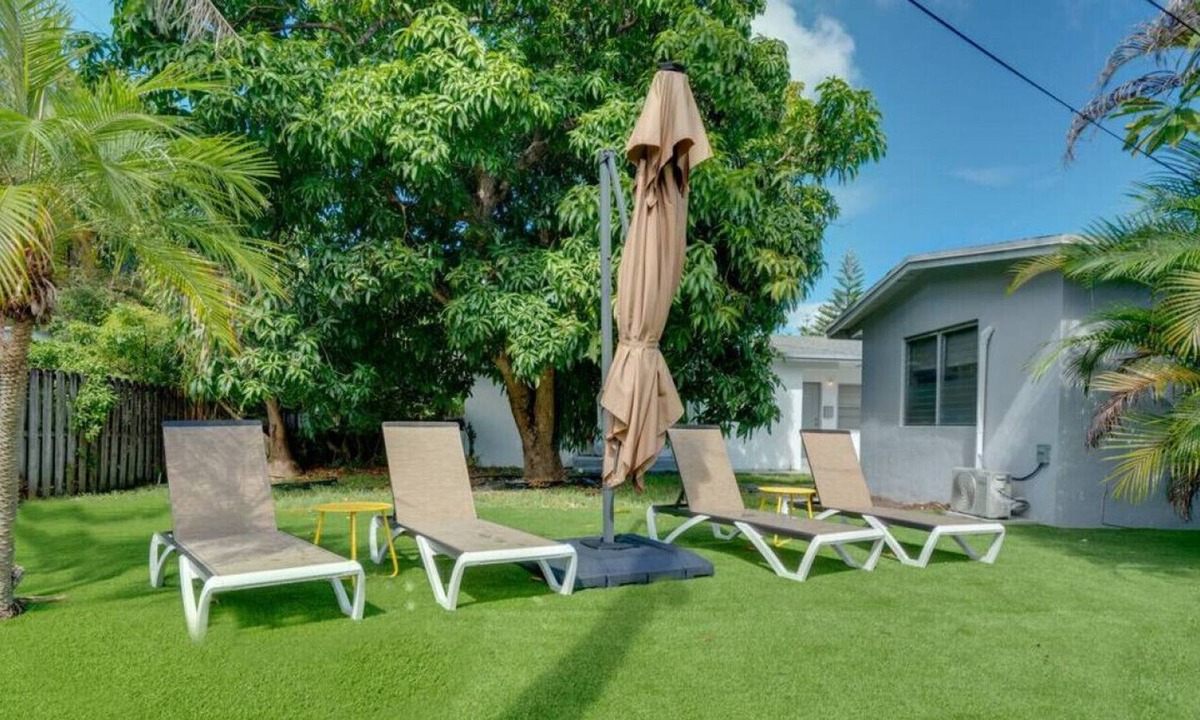 Lake Ridge Apartment | Lavish 1BR APT w/ Shared Backyard+BBQ+Picnic Table