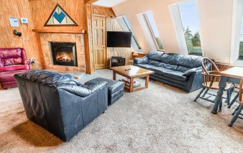 Edray Apartment | Leatherbark 306A 2BR 1BA Sleep 8 Fireplace WiFi Close to Village and Slopes