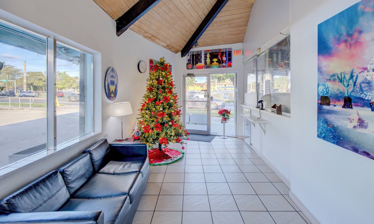 North Miami Hotel | Leeward Motel By Capital O North Miami Beachside