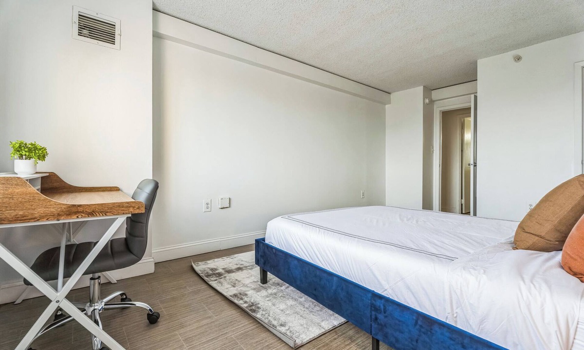 Richmond Apartment | Legacy at Imperial Village 915 I 1 Bed 1 Bath