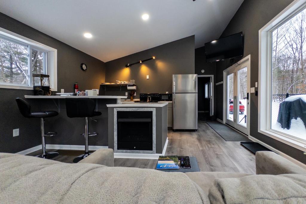 Nimitz Apartment | Lily Pad Hideaway on 19 Acres