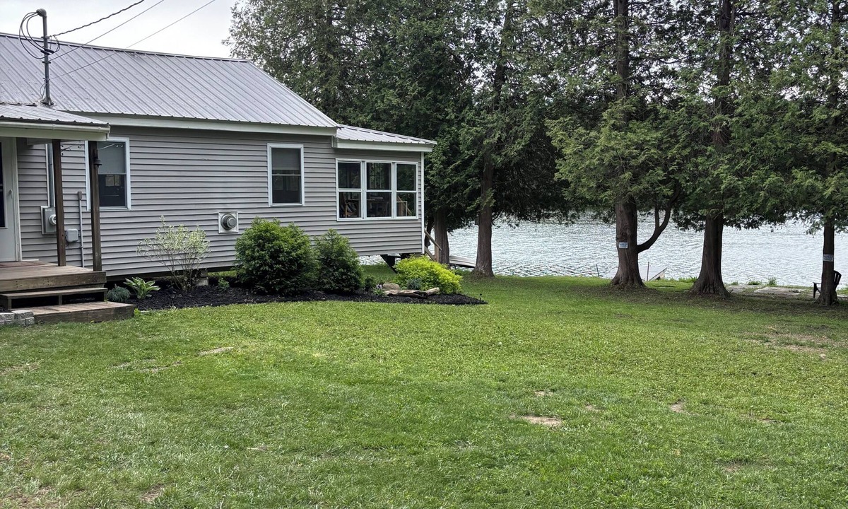 Ilion House | Little lake house, quiet cozy