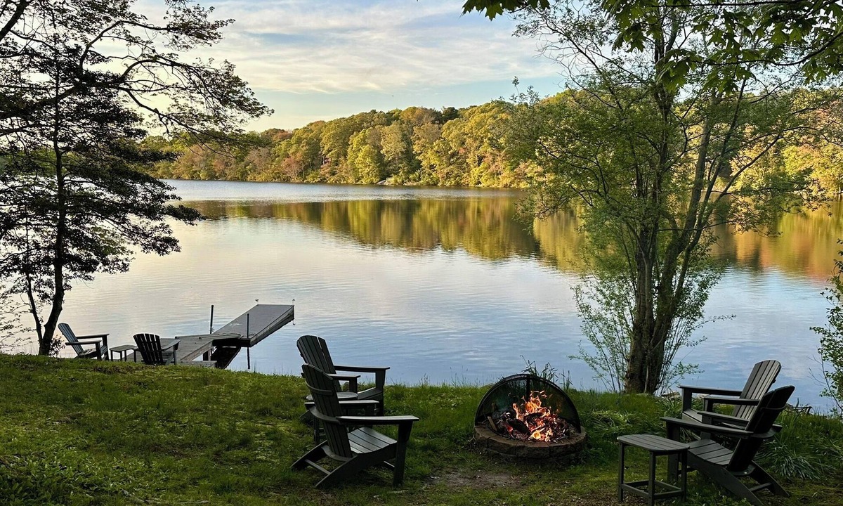 West Barnstable House | Located directly on Pond, Swimming, Kayaking, Fishing, Beach Pass, A/C, Clean!