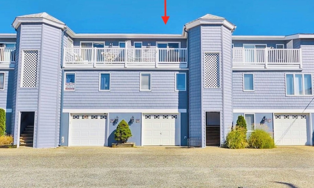 Beach Haven House | Location Location! Beach Haven LBI-Family & Dog Friendly Townhouse-Fenced Yard