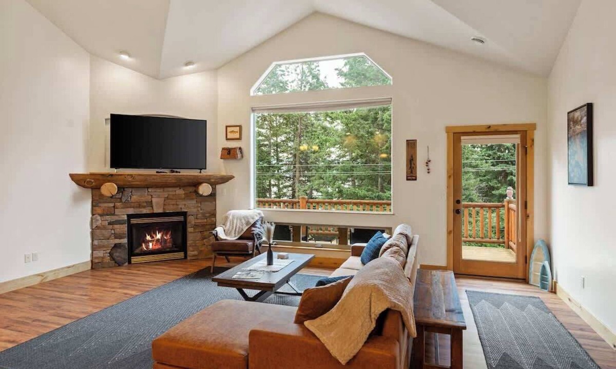 Somers House | Lookout Cabin at Flathead | Sleeps 7