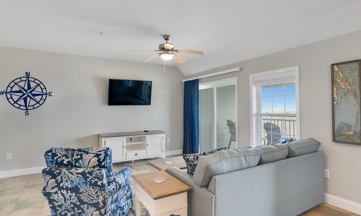 Kill Devil Hills Condo | Love at First Flight: Oceanfront, Shared Pool