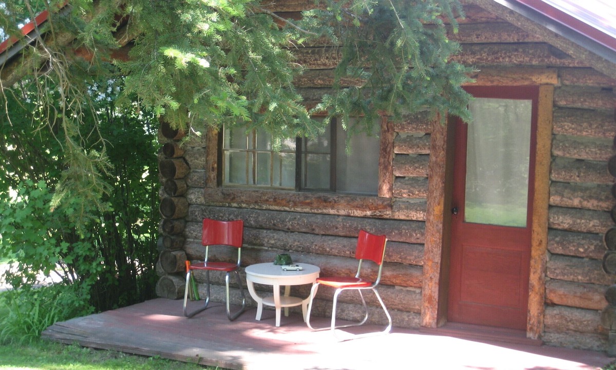 Columbia Falls House | Love Shack! Farm House + Log Cabin on Five Acres & Orchard!