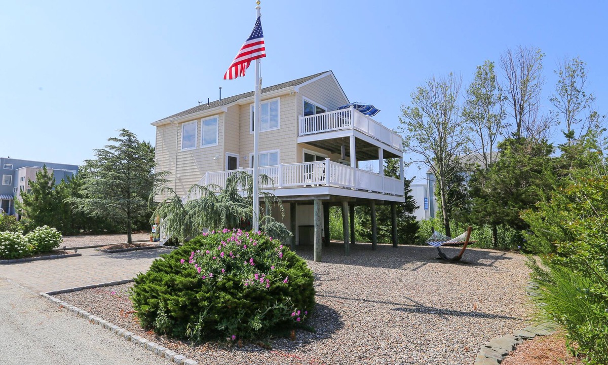 Loveladies House | Loveladies Bayside 4 Bedroom close to beach and bay with POOL