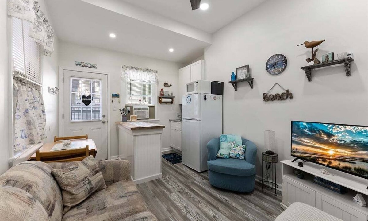 Wildwood Crest Condo | Lovely 1BR Wildwood Crest Condo with BBQ & Pool!