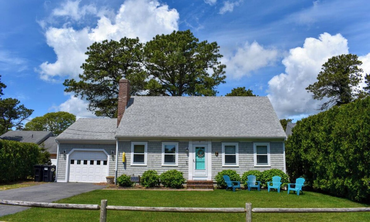 Dennis Port House | Lovely 4 bedroom, 2 bath home with central air!