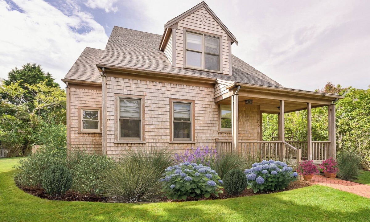 Eel Point House | Lovely Nantucket 4 BR home for a memorable getaway