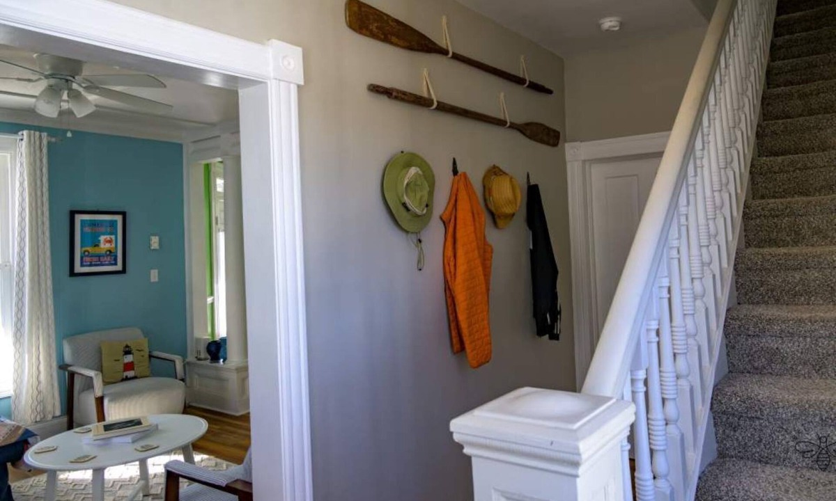 Cambridge House | Lovely Newly Renovated 3 Bed House Walk to IronMan with Off-Street Parking