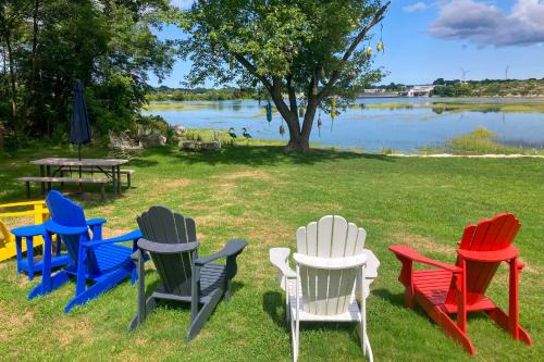 Gloucester House | Lovely 'The Buoys Cottage' on Annisquam River!
